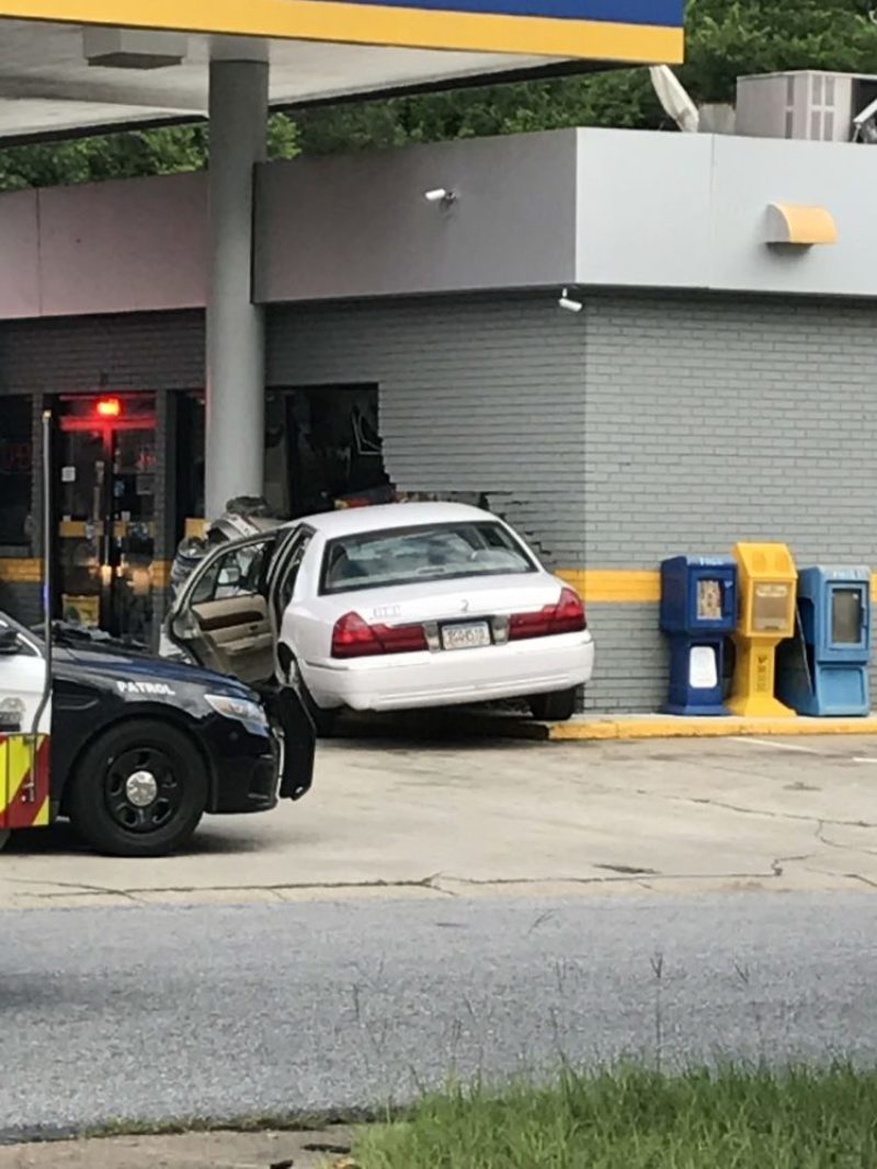 Updated 900 P.M. Car Crashes into Store in Bainbridge Sowegalive